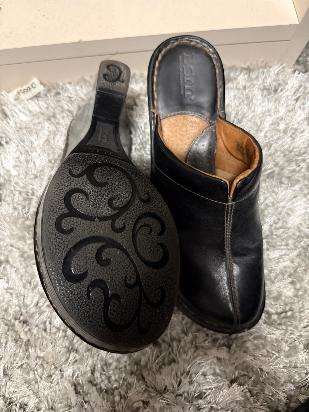 2 Pair Born Women’s Slip-On Clogs/Sandals in Brown and Black - Picture 5 of 5